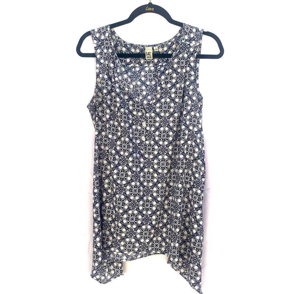 Liberty & Union Sleeveless Asymmetric Blouse V-neck Size Small